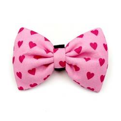 A pink bow tie with hearts for the Dog for Valentine's Day, Psiakrew