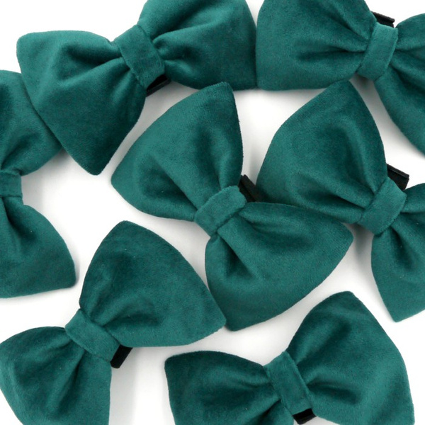 Velvet Dark Green bow tie for a dog an elegant ornament for special occasions, attached to the collar