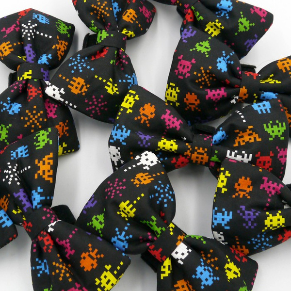 Psiakrew Dog Bow Tie Invaders, elegant classic bow