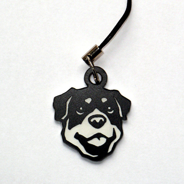Pies Rottweiler breloczek, przywieszka do telefonu, charms