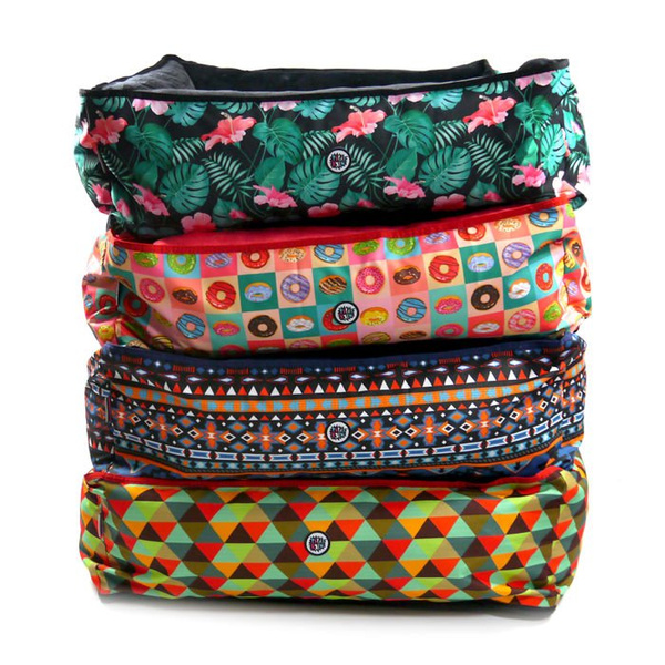 Rozbieralne Legowisko dla Psa Bermuda Triangle, Posłanie dla Pupila, wzór kolorowe trójkąty, Psiakrew Design