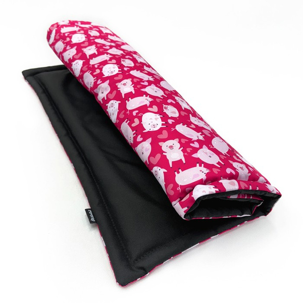 Waterproof Mat for the dog, puppy, cat, Piggy in Love Psiakrew Design