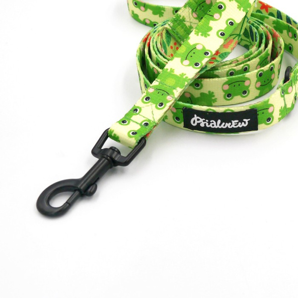 Walking leash for Dog Green Frogs Psiakrew, width 2 cm, black snap hook 6 cm