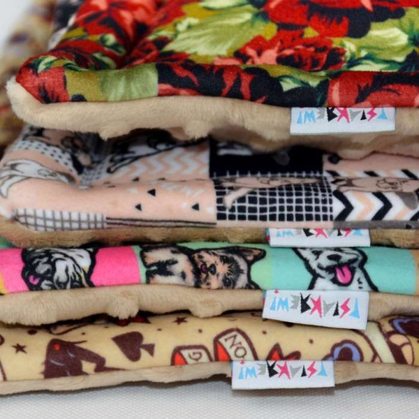 Koc dla psa Dog Tattoo mata, pled polar Minky, wzór psie tatuaże