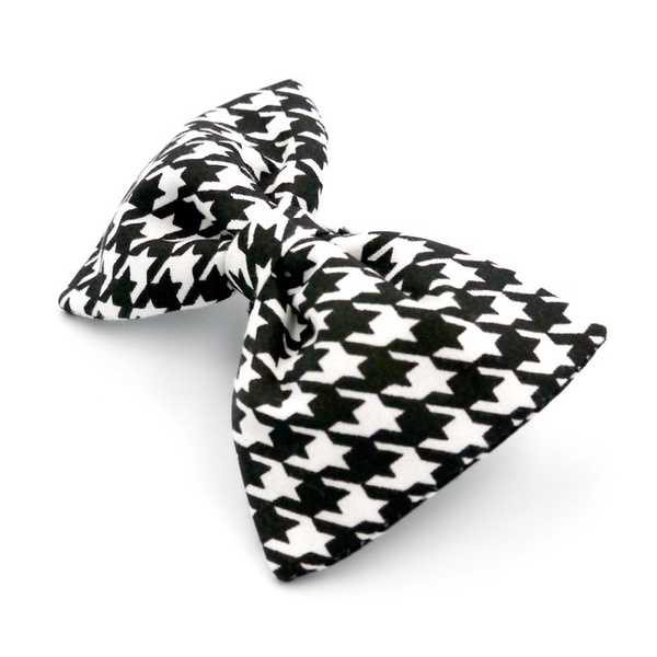Black and white houndstooth bow tie for a dog