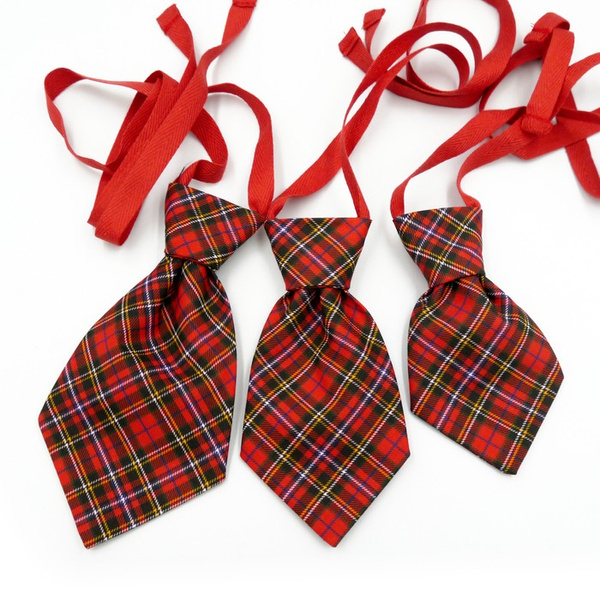 Red Christmas dog tie with tartan pattern Psiakrew