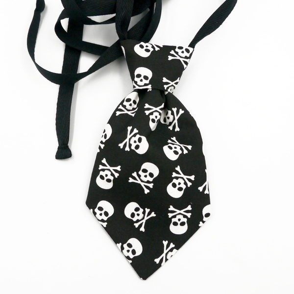 Schwarze Totenkopfkrawatte für Hunde Psiakrew