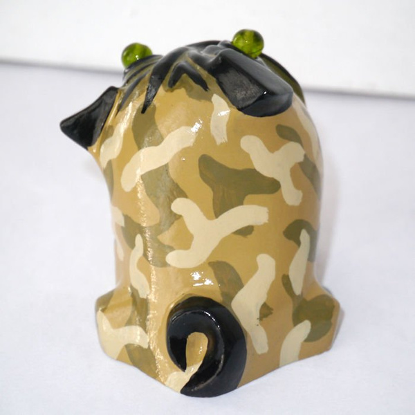 Rzeźba Mops Zielonooki Prosiaczek