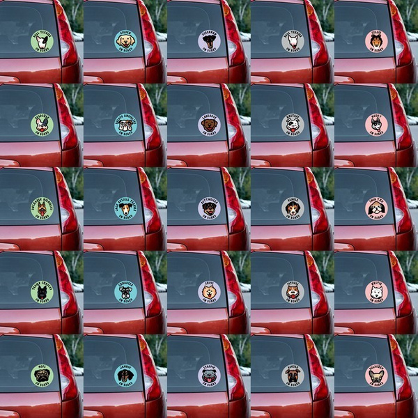 Naklejka Pies Buldog Angielski na samochód auto moto karoserię szybę samochodową