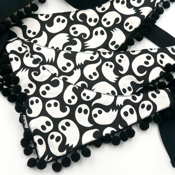 Halloween Dog Bandana Ghosts Psiakrew, handkerchief style to tie around your pet’s neck