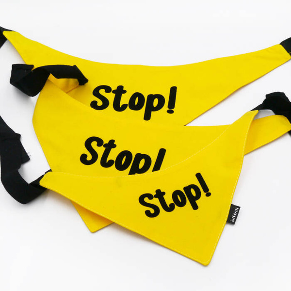 Bandana dla Psa STOP! Psiakrew, personalizowana wiązana chusteczka, żółta apaszka dla pupila