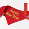 Rotes Bandana mit glitzernder goldener Aufschrift „Happy New Year“ Psiakrew