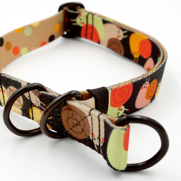 Halb-Klemmhalsband Snail Family Psiakrew, 2,5 cm breit, für mittelgroße und größere Hunde, Schwarz-Beschläge