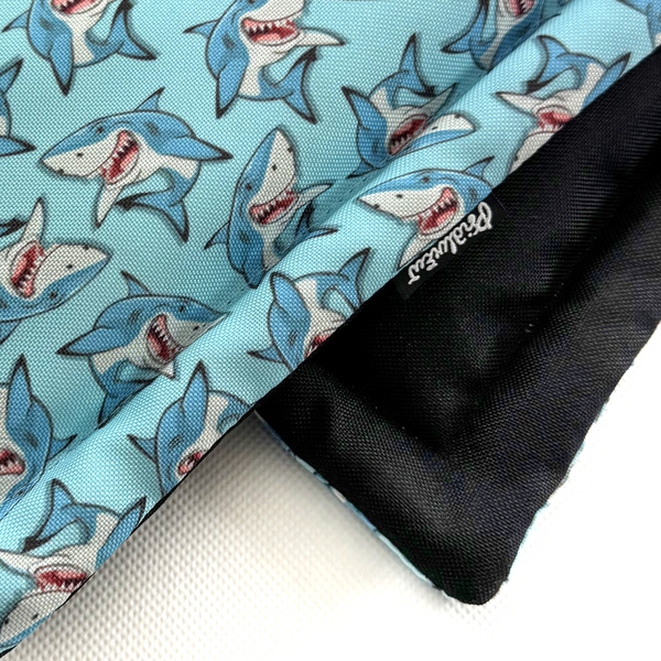 Wodoodporna mata zabezpieczająca dla psa, szczeniaka, kota Sharks Psiakrew