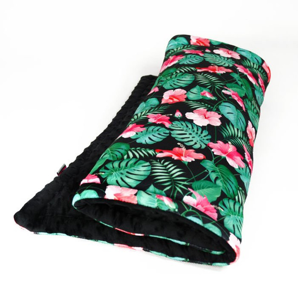 Kocyk dla psa Tropical Monstera Psiakrew, mata, pled dla psa w tropikalne wzory, polar Minky