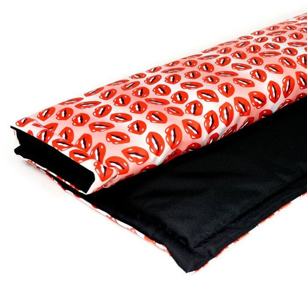 Waterproof Mat for the dog, puppy, cat, Lipstick, Psiakrew Design
