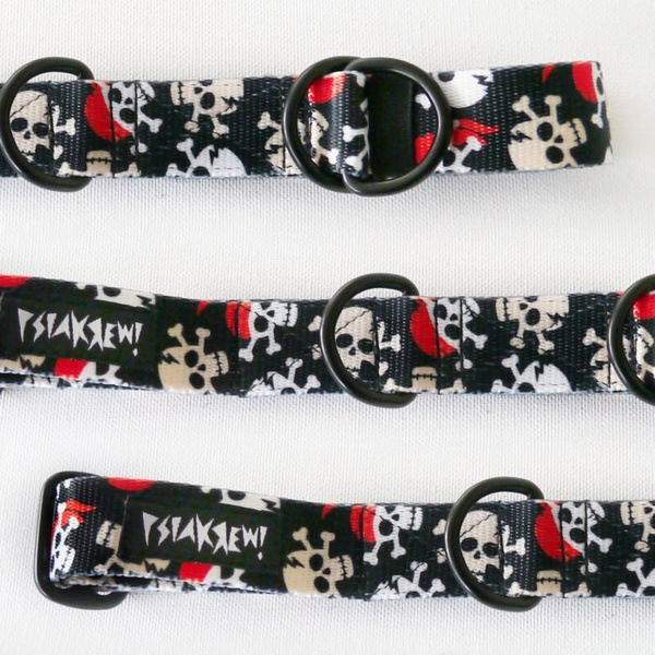 Half-choke collar Pirates, 2.5 cm wide, medium and big dogs, black extras