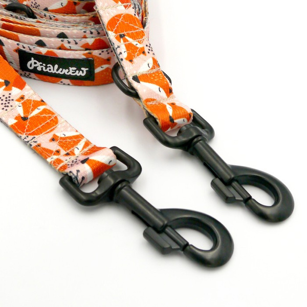 Lange Hundeleine mit Füchsen Foxy Lady Psiakrew, Breite 2,5 cm, Karabiner schwarz 8 cm