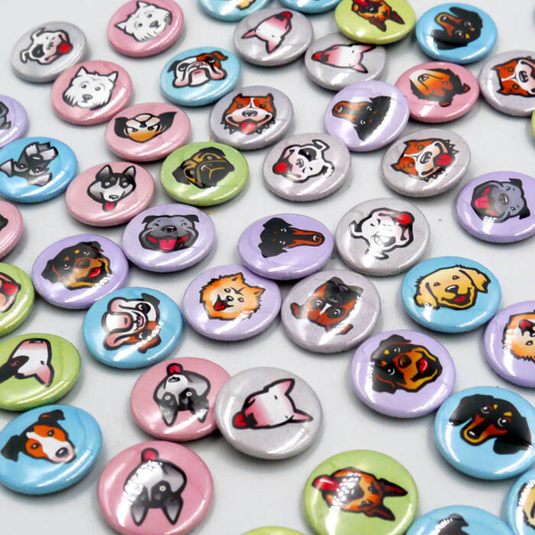 Pin Hund Mops Psiakrew Button Badzyk 25mm