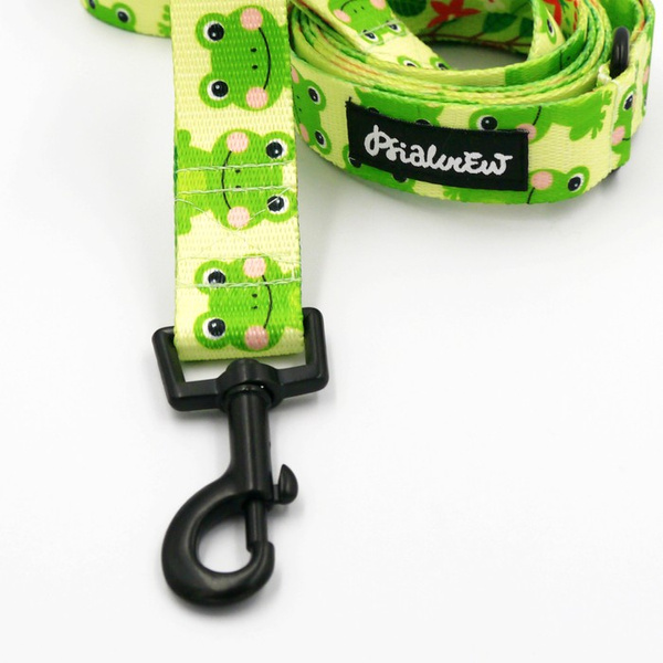 City-Laufleine für einen Hund- Green Frogs, Breite 2,5 cm, schwarzer Karabiner 6cm