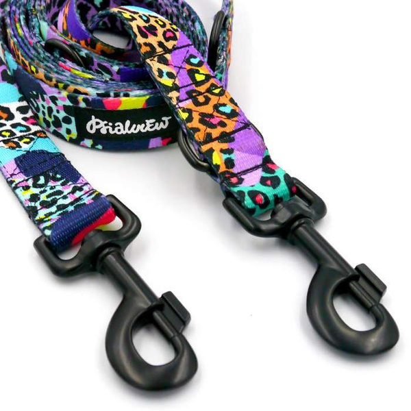 Długa smycz dla psa przepinana Crazy Leopard Psiakrew, taśma 2,5 cm, karabińczyk 8 cm czarny