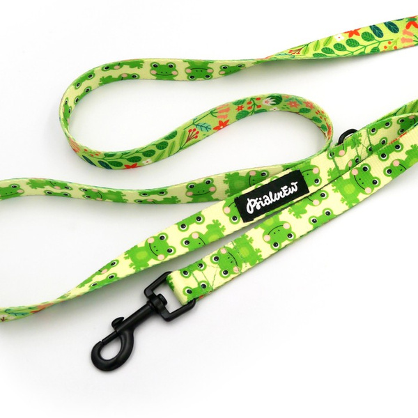 Laufleine für Hund Green Frogs Psiakrew, Breite 2 cm, schwarzer Karabinerhaken 6 cm