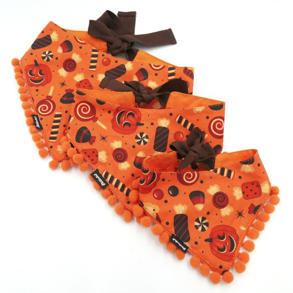 Halloween Dog Bandana Trick or Treat Psiakrew, handkerchief style to tie around your pet’s neck