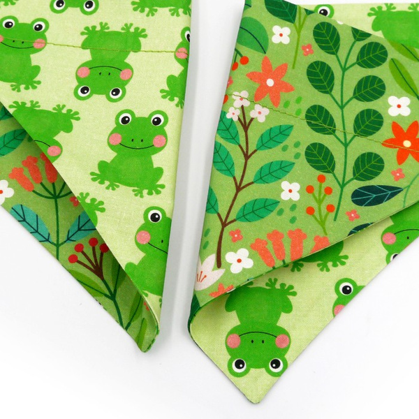 Double-sided bandana for Dog Green Frogs, spring scarf with a tunnel for the collar Psiakrew