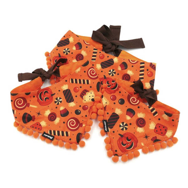 Halloween Dog Bandana Trick or Treat Psiakrew, handkerchief style to tie around your pet’s neck