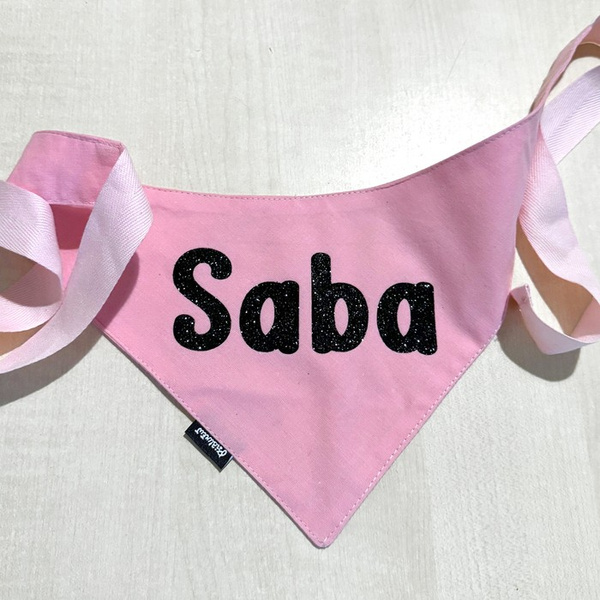 Psiakrew Bandana mit dem Namen des Hundes