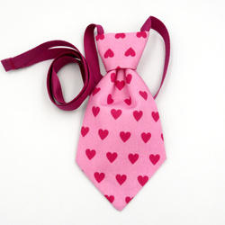 Pink Tie with hearts for dogs Psiakrew