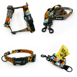ZUBEHÖRSATZ für einen kleinen Hund Wild Animals Psiakrew -Serie; Halsband, Geschirr, Leine, Etui für Kotbeutel