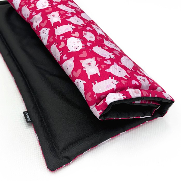 Waterproof Mat for the dog, puppy, cat, Piggy in Love Psiakrew Design