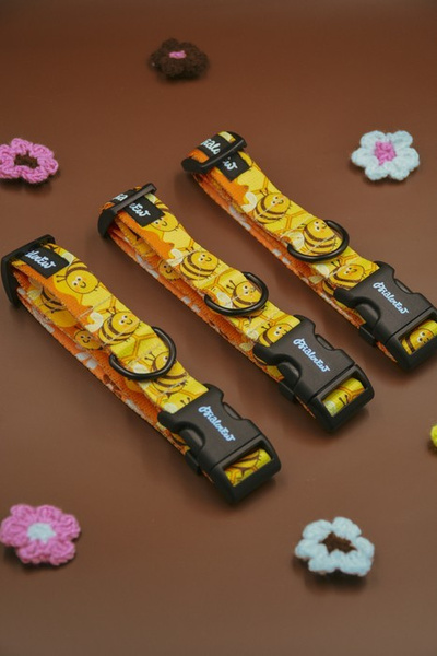 Dog Collar Busy Bees Psiakrew 2.5 cm 1" wide, black fittings