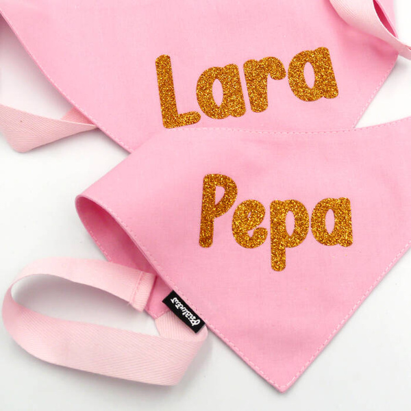 Psiakrew Bandana mit dem Namen des Hundes